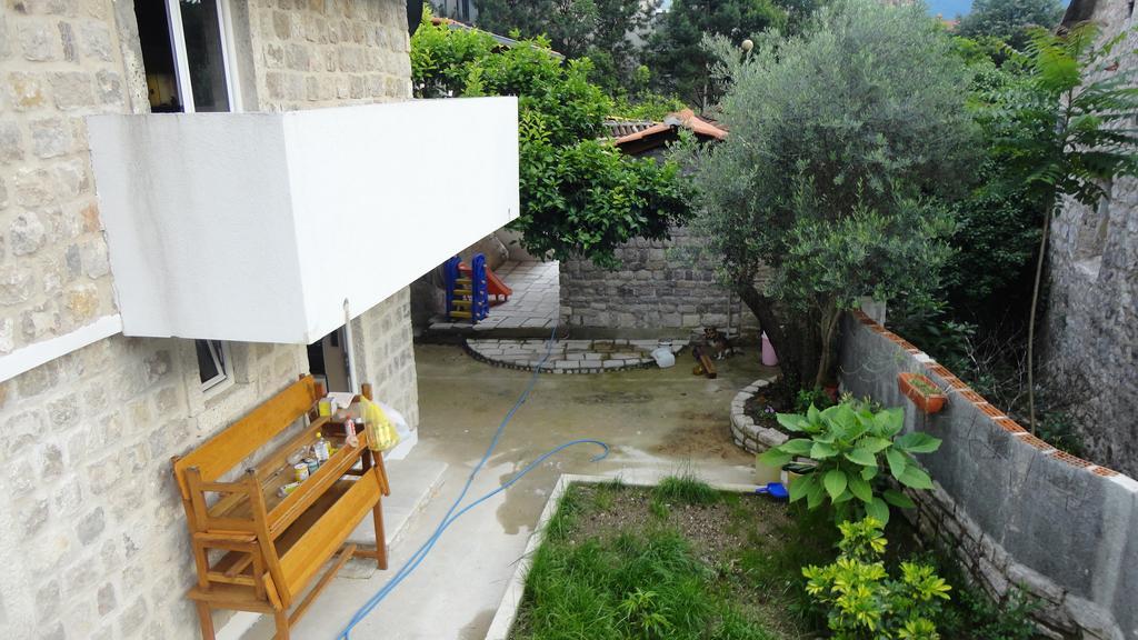 Apartments Lanmari Risan Exterior photo